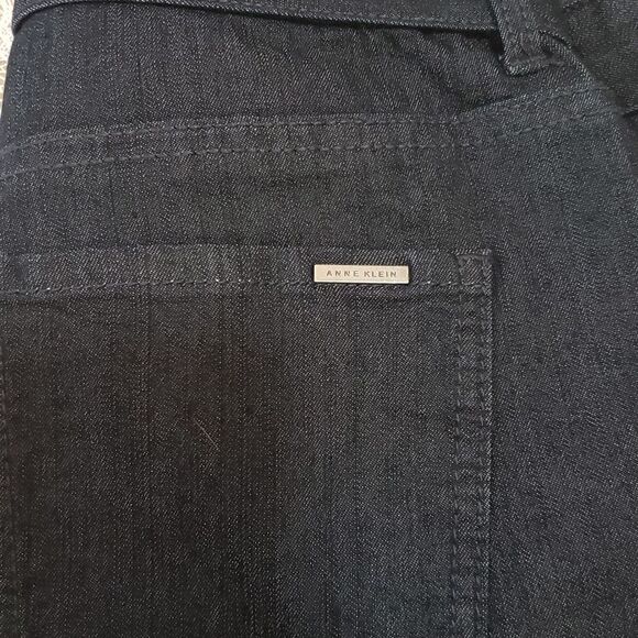 Anne Klein Belt Shorts  - Picture 7 of 8